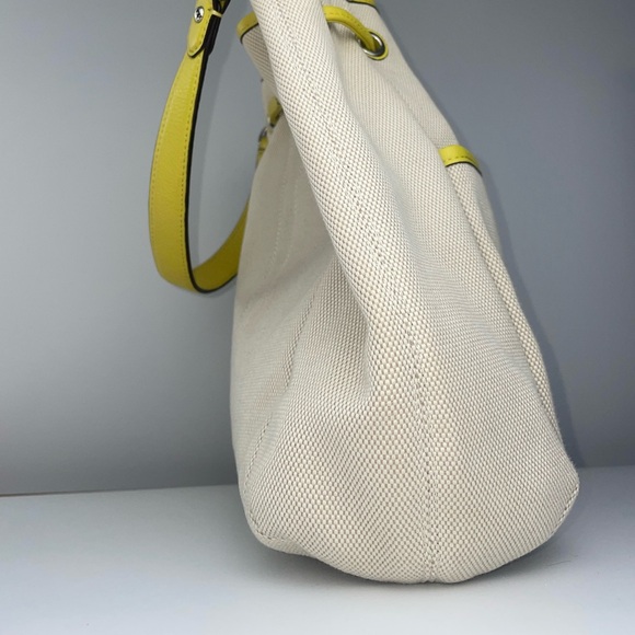 Coach Avery Chartreuse Drawstring Hobo - Picture 5 of 15